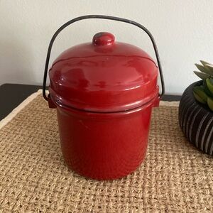 VINTAGE ANTIQUE RED ENAMEL METAL STORAGE JAR PAIL WITH HANDLE